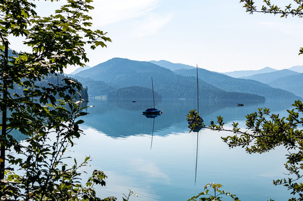 Kraftvoll - Das Wasser des Walchensees treibt Turbinen im nahe gelegenen Wasserkraftwerk an. - © alpintreff.de - Christian Schön